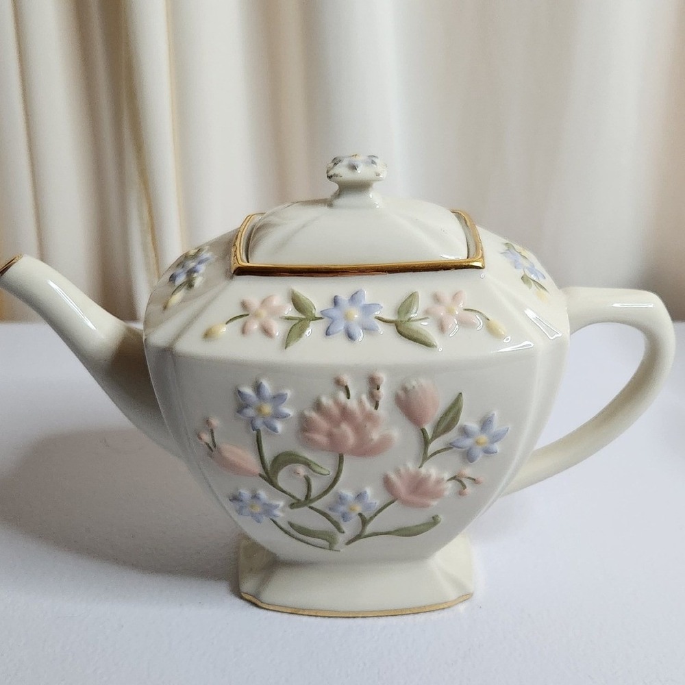 Lenox Wildflower Porcelain Teapot